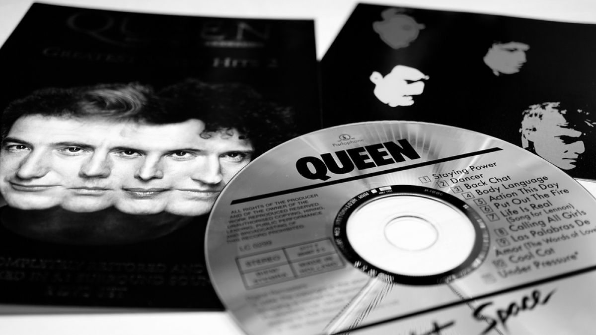 Инсулт покосил легенда на Queen