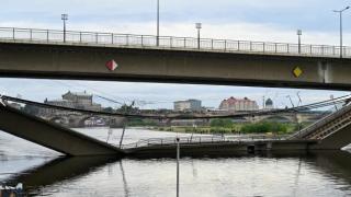 Ужас в Германия, рухна един от най-важните мостове ВИДЕО