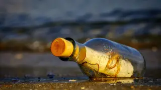 Бутилка със съобщение от Първата световна война изплува в след век