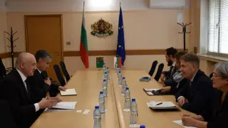 Министър Николов и посланикът на Туркменистан обсъдиха възможностите за подобряване на икономическите отношения