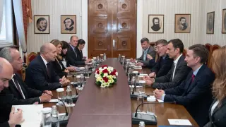 Терзиев на една маса с Румен Радев и Деси на "Дондуков" 2, кроят нещо голямо СНИМКА