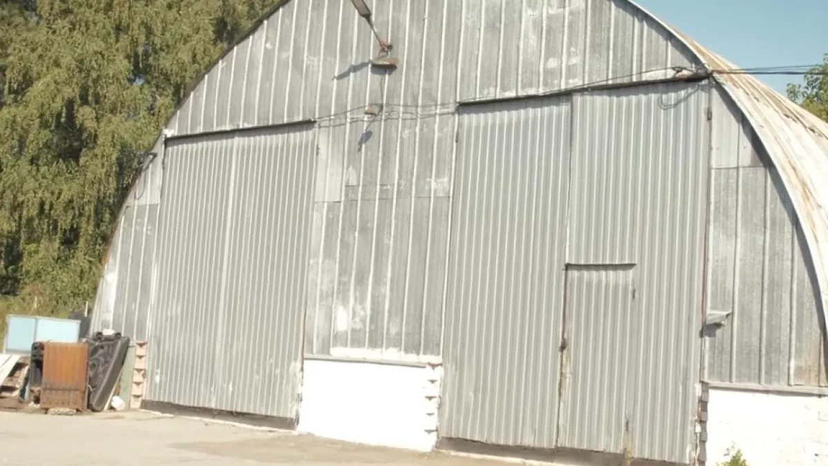 Удивителна находка: Откриха изоставени автомобили Mercedes ВИДЕО