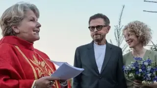 79-г. звезда от ABBA се ожени за трети път СНИМКИ