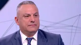Васил Терзиев остави Юксел Кадриев без дом - новинарът избяга пред полиция и съдия-изпълнител