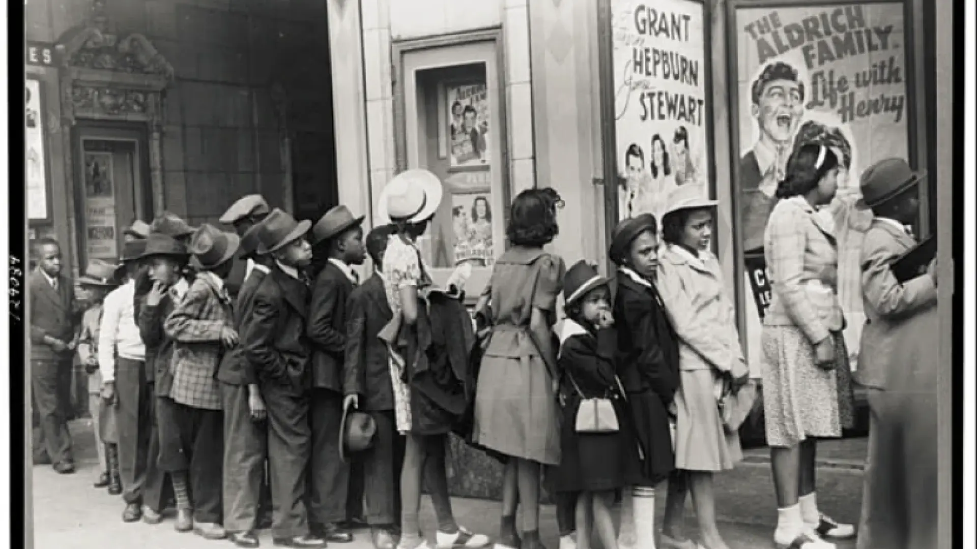 Доказва ли тази СНИМКА от 1941 г., че пътуването във времето съществува?