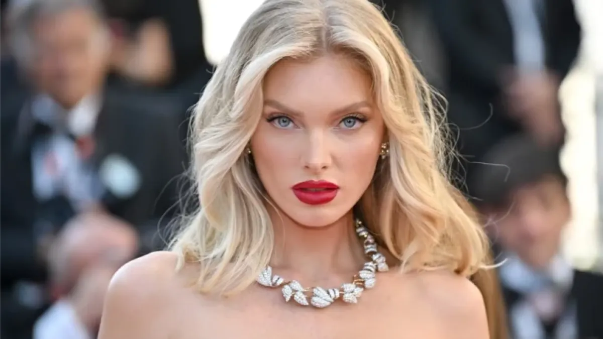 Бивш "ангел" на Victoria's Secret позира топлес в банята СНИМКИ 18+