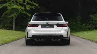 Не е за вярване за какво използват нова спортна кола BMW за 100 000 евро ВИДЕО