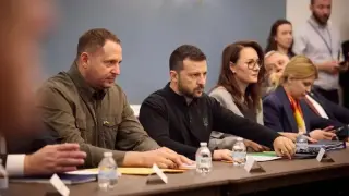 New York Times: Звездата на Зеленски загасва, Вашингтон губи интерес