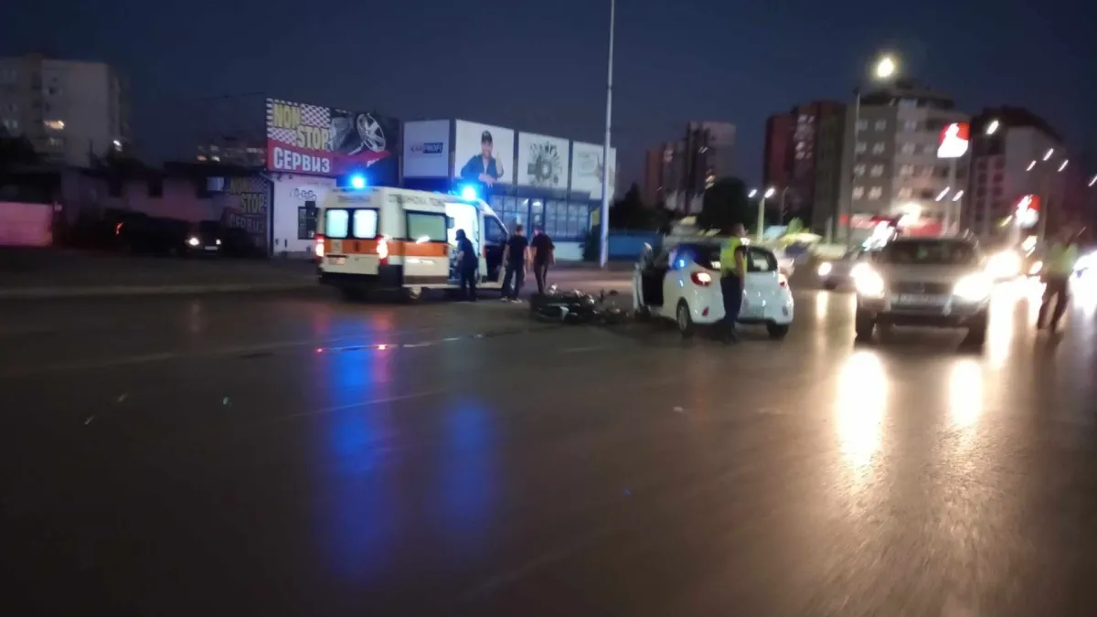 Не е за гледане: Тежка катастрофа с моторист, а в съседната кола - бебе СНИМКИ