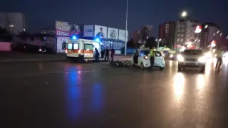 Не е за гледане: Тежка катастрофа с моторист, а в съседната кола - бебе СНИМКИ