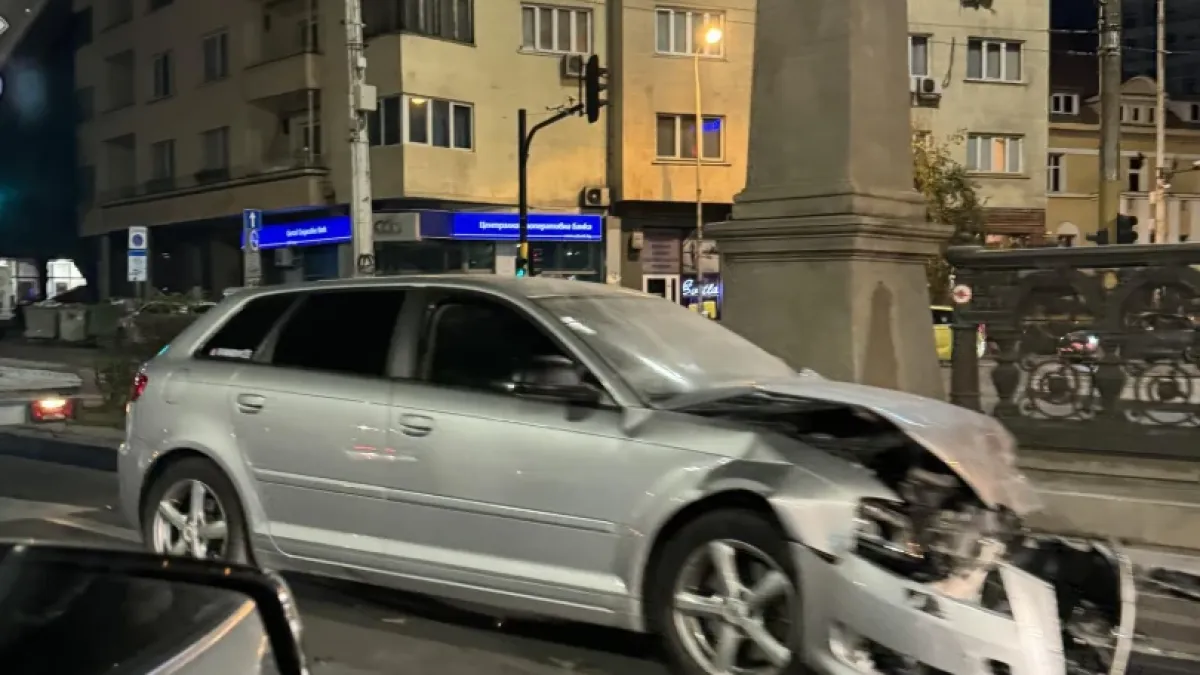 Извънредна ситуация посред нощ на пъпа на София ВИДЕО