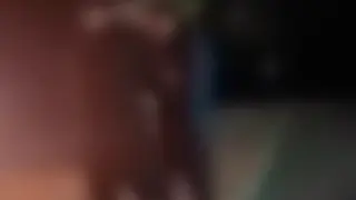 Пишлемета се гаврят и бият с психично болен ВИДЕО 18+