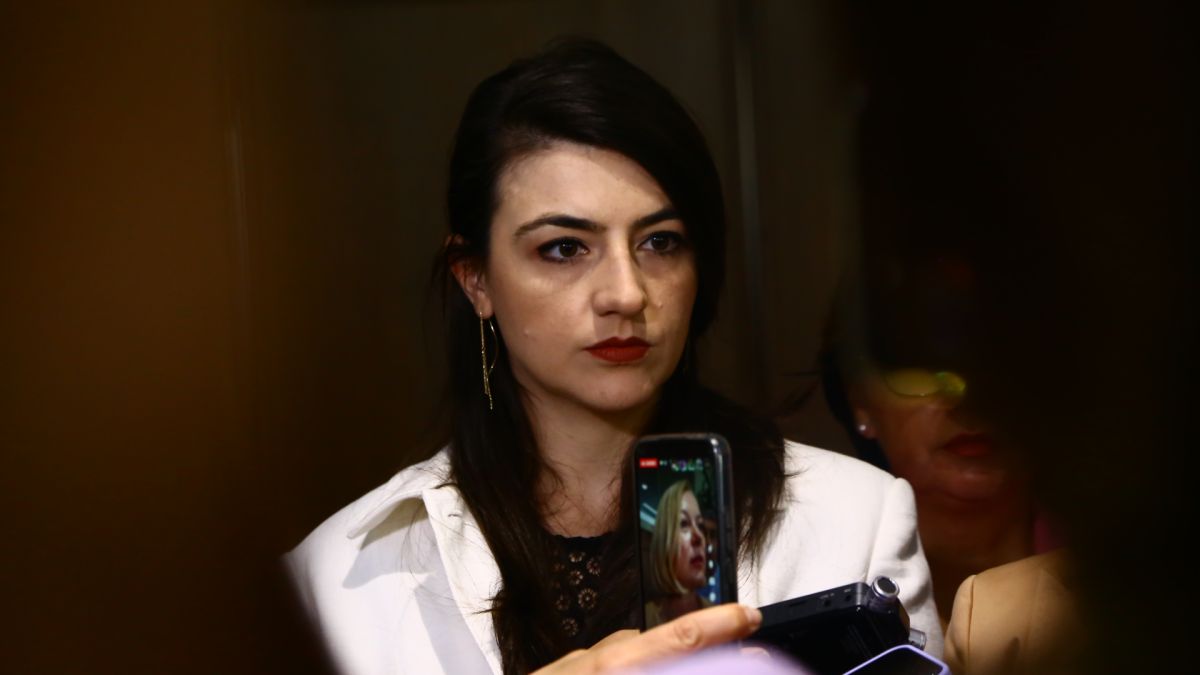 Лена Бориславова пак скочи на ГЕРБ, подлага за скандал