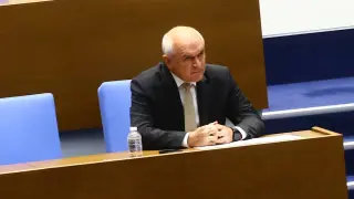 Парламентът привиква Главчев и още куп министри, проблемите са страшно много