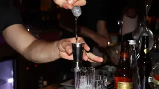 Красива лекарка описа всички рискове от прекомерното пиене СНИМКА