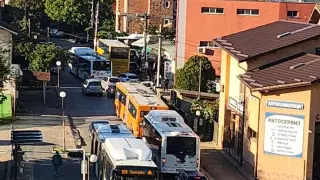 Столичен тузар паркира Бентли-то си неправилно, после му се дорева СНИМКА