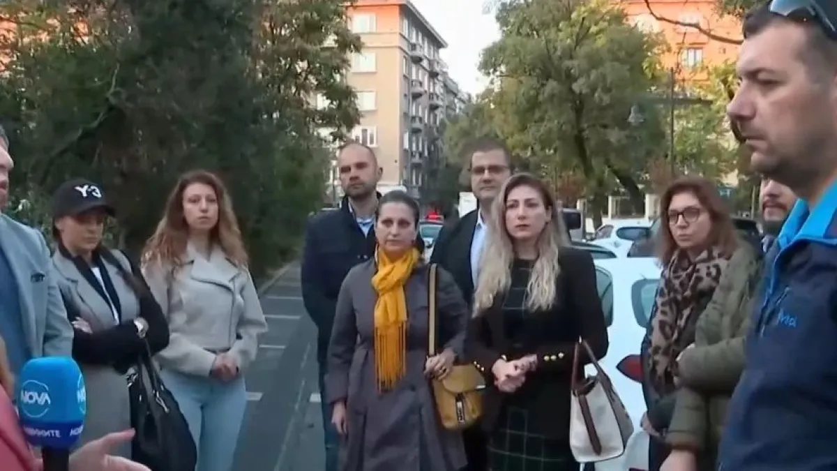 Отхапа живо месо и напада с ножици: Третокласник държи в ужас учители и ученици ВИДЕО