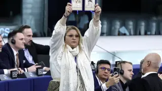 Румъния забрани участие в изборите на „любимия политик на Русия“, но къде ще отидат гласовете