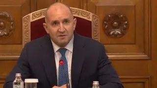 Заради изборите: Извънредната среща при Радев започна ВИДЕО