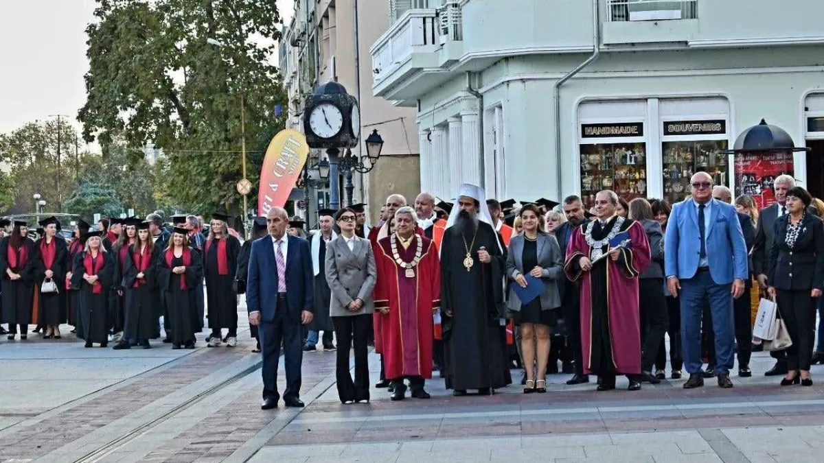 Росица Кирова: Бъдете взискателни към своите цели, към своите преподаватели, към местната власт и народните представители, но първо дайте всичко от себе си!