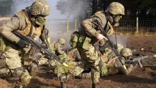 "Таймс": Великобритания праща военнослужещи в Украйна
