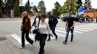 Росица Кирова: Вече 3 години копаем дъното! Гласувайте!