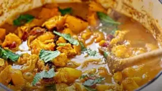 Опиташ ли веднъж, забравяш за всичко друго: вкусна и лесна пилешка яхния
