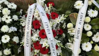 Ето кои известни личности си взеха "сбогом" с "щуреца" Кирил Маричков СНИМКИ 