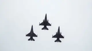 Румъния вдигна изтребителите: В Констанца бият тревога, жителите да се укрият