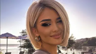 Лидия пее по голо дупе в Студентски град СНИМКИ 18+