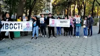 Ври и кипи пред Прокуратурата в Пловдив, жителите на Цалапица искат мъст СНИМКИ