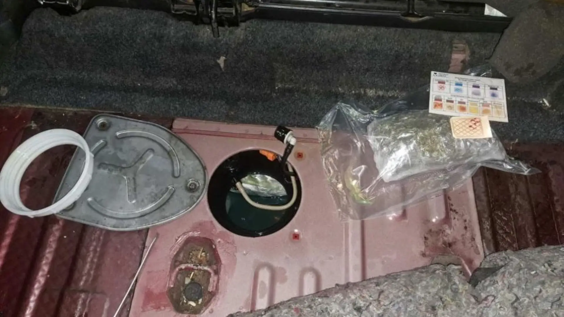 Митничари спипаха трафикант, заредил колата не да я кара, а да лети