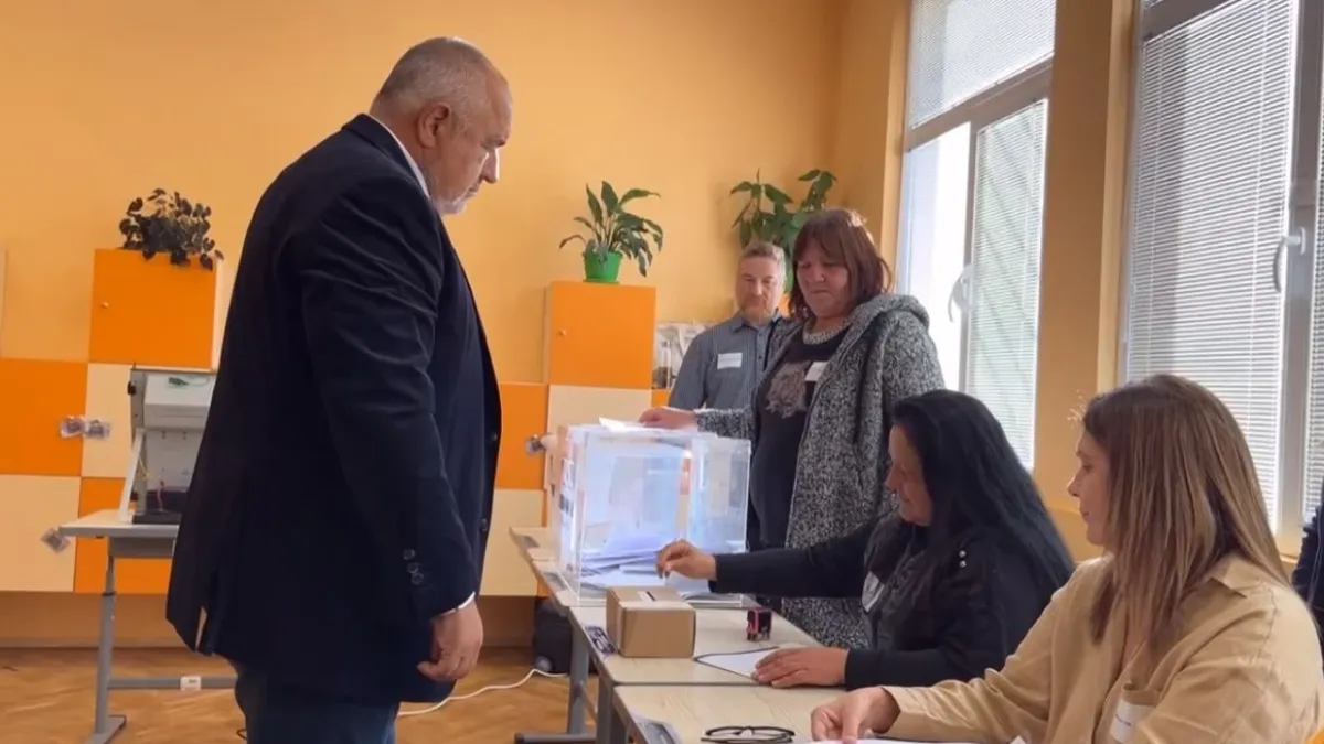 Борисов гласува ВИДЕО