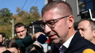 Клекна ли Мицкоски? Готов е за преговори и компромис в името на ЕС 