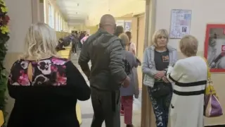 Пловдив се събуди! Главната се пръска по шевовете, хора прииждат към урните СНИМКИ