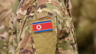 Киев бие тревога: Севернокорейската атака наближава, ето как са въоръжени войниците