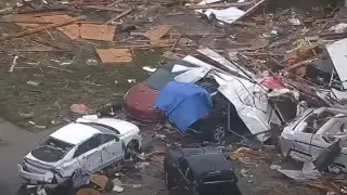 Тежки разрушения след мощни торнада в Оклахома ВИДЕО