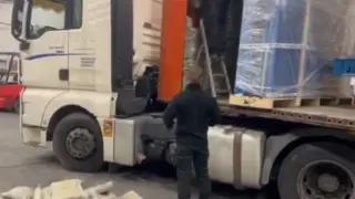 Митничари провериха камион на "Кулата" и се хванаха за главите 