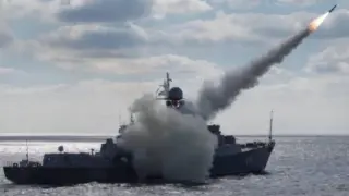 Кремъл прати смъртоносен кораб да кръстосва Черно море
