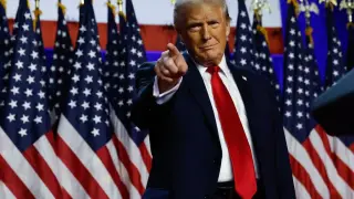 Верните приятели милиардери на Тръмп, това ли са бъдещите министри? СНИМКИ