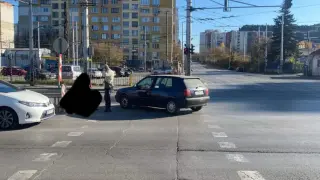 Блъснаха дете на голямо кръстовище в София СНИМКИ