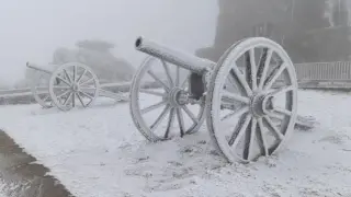 Първи сняг падна на още едно място в България, всичко е бяло ВИДЕО