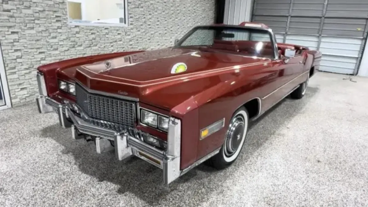 Капсула на времето: Откриха култова кола от 70-те години с пробег от 475 км ВИДЕО