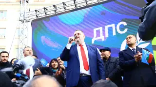 Пеевски: Радев се обгради с крадци и бандити! БЛИЦ Live