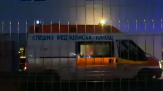 Ужасяващ инцидент в София, спасители вадят затрупани под руините хора 