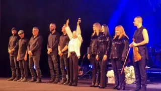 Стотици пяха с Лили Иванова в Кюстендил, вижте първата плоча на примата от 1963 г. ВИДЕО