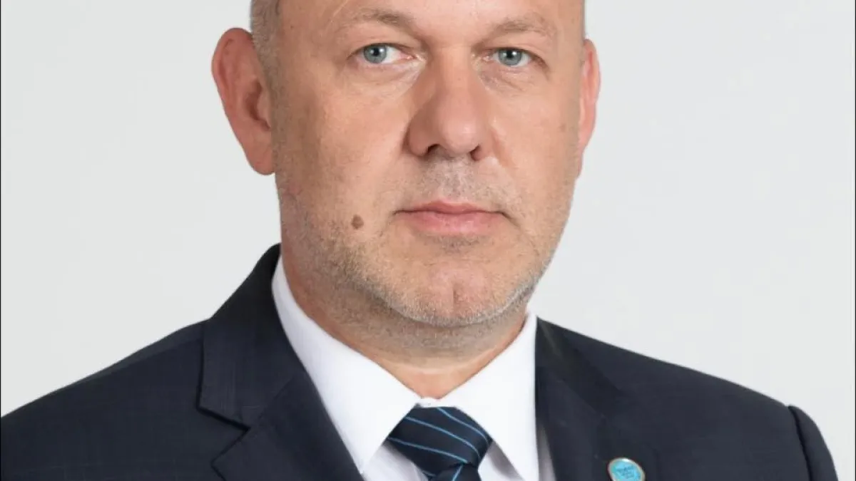 Слави Трифонов направи бодигарда си депутат СНИМКИ