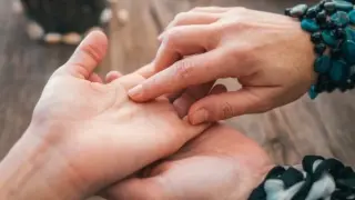 По-точно от хороскоп: Имате ли това на дланта си, чакат ви пари и щастие