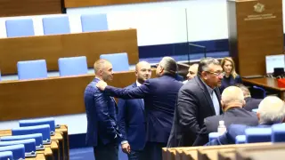 Пече се редовно правителство, партиите се събират под една козирка заради...