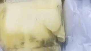 Гадост! Клиент си купи масло от Т-Маркет, а като го отвори… СНИМКИ
